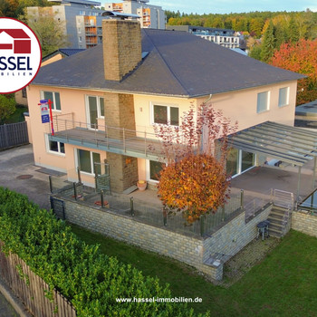 Großzügiges Einfamilienhaus mit privatem Wellnessparadies. 
Leben mit Niveau, Eleganz und viel Plat