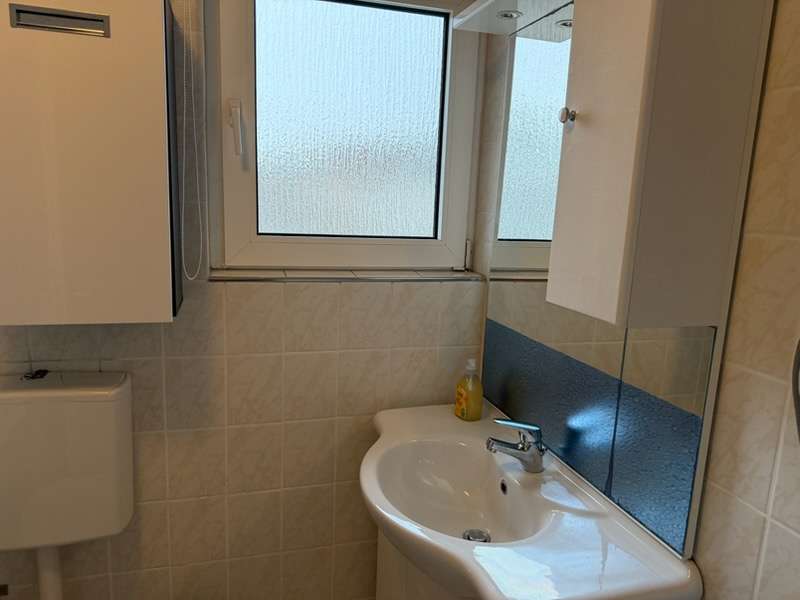 Immobilie in Biebesheim - Zweifamilienhaus in solider Bausubstanz mit großem Grundstück - Bild 12