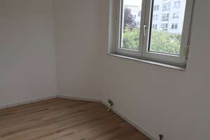Helle 4-Zimmer-Wohnung mit vier Balkonen, 2 Stellplätzen und zwei Bädern in Köln-Junkersdorf – Die vollständige Adresse der Immobilie erhältst du vom Anbieter., 50858 Junkersdorf, Köln – Vorschaubild 8