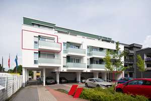 Hastedt: Neuwertige 2-Zimmer Eigentumswohnung mit Balkon, Fahrstuhl und Carport
