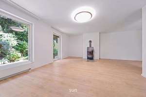 NATUR PUR MIT WALDRANDLAGE IM PARK DER VILLA MANSKOPF - Erdgeschosstraum samt Kamin & Stellplatz – 60528 Niederrad, Frankfurt am Main – Vorschaubild 6