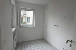 Von privat 2-Zimmer-Wohnung mit Balkon in München Ludwigsvorstadt-Isarvorstadt – Paul-Heyse-Straße 32, 80336 St. Paul, München – Vorschaubild 10