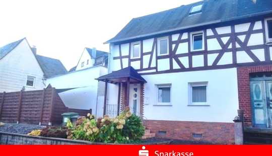 Bild von KLEIN, ABER FEIN!!! – Schickes Haus mit schönem Grundstück, Küche u. überd. Terrasse!