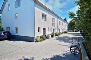NEUBAU ERSTBEZUG: Perfekt aufgeteiltes RMH in herrlicher Lage - zwei Stellplätze - Energie A+ – Die vollständige Adresse der Immobilie erhältst du vom Anbieter., 75045 Walzbachtal – Vorschaubild 6