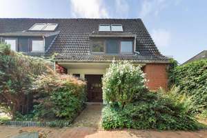 Großzügiges Reihenendhaus mit Wintergarten und viel Potenzial in Bremen-Arsten