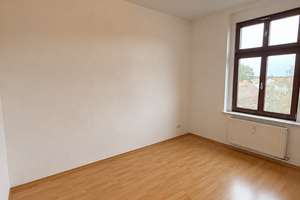 Charmante 3-Raum-Wohnung mit Balkon und Blick auf die Kirche am Ambrosiusplatz – 39112 Sudenburg, Magdeburg – Vorschaubild 3