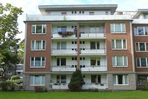 Krefeld-Bismarckviertel: Vierzimmerwohnung mit zwei Loggien und zwei Tiefgaragenstellplätzen – Die vollständige Adresse der Immobilie erhältst du vom Anbieter., 47799 Cracau, Krefeld – Vorschaubild 2