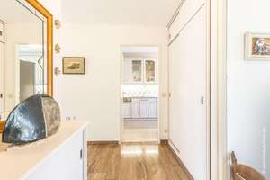 Gepflegtes Reihenmittelhaus mit nahezu uneinsehbarem Garten und Tiefgaragen-Einzelstellplatz – Die vollständige Adresse der Immobilie erhältst du vom Anbieter., 81929 Englschalking, München – Vorschaubild 8