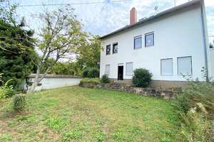 Das Haus für die große Familie mit Einliegerwohnung, Garten, Terrasse und Doppelgarage – Die vollständige Adresse der Immobilie erhältst du vom Anbieter., 66130 Brebach-Fechingen, Saarbrücken – Vorschaubild 1