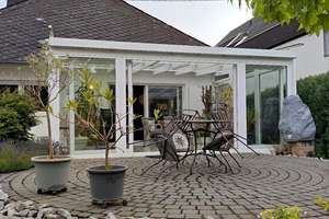 Charmantes Einfamilienhaus mit großem Garten, Wintergarten, Terrasse, Garage und modernisiertem Bad – Schulstraße 4, 56566 Neuwied – Vorschaubild 3