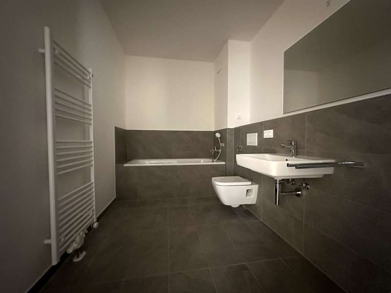 **Erstbezug** Große 3-Raum-Wohnung mit Balkon in Dresden-Friedrichstadt - Photo 3