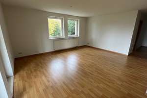Ruppertsgrün, 2-Zi.-Whg. mit Balkon,Einbauküche, Lift, Bad mit ebenerdiger Dusche – Talstr. 4, 8427 Fraureuth – Vorschaubild 4