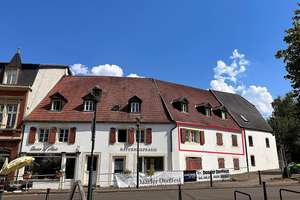 Großzügige 3 ZKB Wohnung mit Garage direkt am St. Arnualer Markt