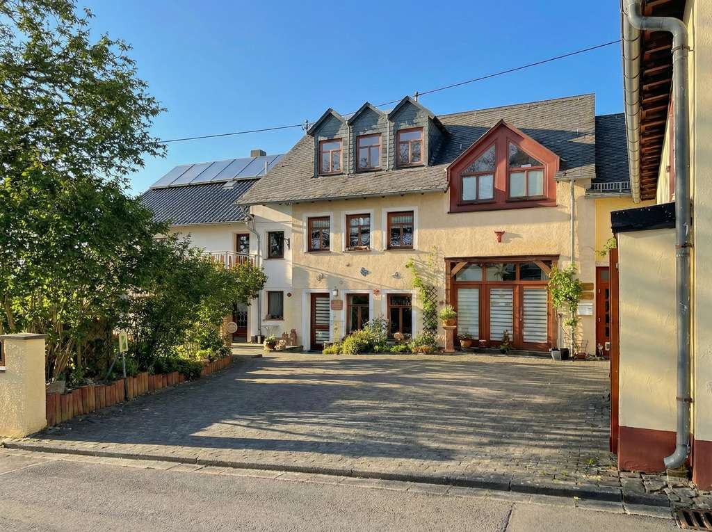 Immobilie in Alflen - Ökologisch gestaltetes Mehrgenerationenhaus mit Neubau incl. Einliegerwohnung/Praxis und altem Bauer - Bild 0