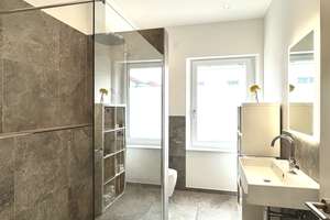 Lichtdurchflutete 2-Zimmer-Wohnung in sanierter Jugendstilvilla mit Stellplatz & EBK – Die vollständige Adresse der Immobilie erhältst du vom Anbieter., 93047 Ostenviertel, Regensburg – Vorschaubild 8