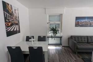 Modernes Wohnen in Perlach: Möblierte 2-Zimmer-Wohnung mit Loggia-Balkon – Alfred-Neumann-Anger 10, 81737 Neuperlach, München – Vorschaubild 3