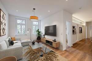Prachtjuwel! Seltene Gelegenheit für einen Altbau in Top-Lage von Maxvorstadt – Die vollständige Adresse der Immobilie erhältst du vom Anbieter., 80798 Josephsplatz, München – Vorschaubild 1