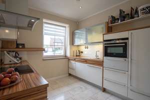 Exklusiver Wohnbereich einer luxuriösen Villa.  – Wassenberger Straße 10B, 52525 Heinsberg – Vorschaubild 5