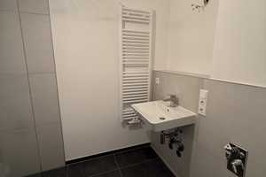 NEUBAU / ERSTBEZUG: Exklusives Appartement mit Balkon und Einbauküche – Otto-Hahn-Straße 23, 93053 Regensburg – Vorschaubild 8