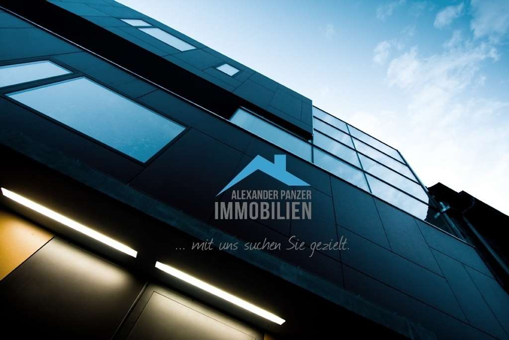 Gepflegtes Mehrfamilienhaus (Denkmalschutz) mit großzügiger Gewerbeimmobilie in Kassel!