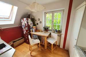 Balkon, Tageslichtbad, Parkett - Helle 3-Zimmer-Maisonette Baujahr 98 mit TG-Stellplatz u. Aufzug! – Bärengasse a.A., 7747 Lobeda-Altstadt, Jena – Vorschaubild 6