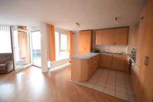 Attraktive, helle Wohnung mit zwei Balkonen im Herzen von Stuttgart – Die vollständige Adresse der Immobilie erhältst du vom Anbieter., 70178 Karlshöhe, Stuttgart – Vorschaubild 3