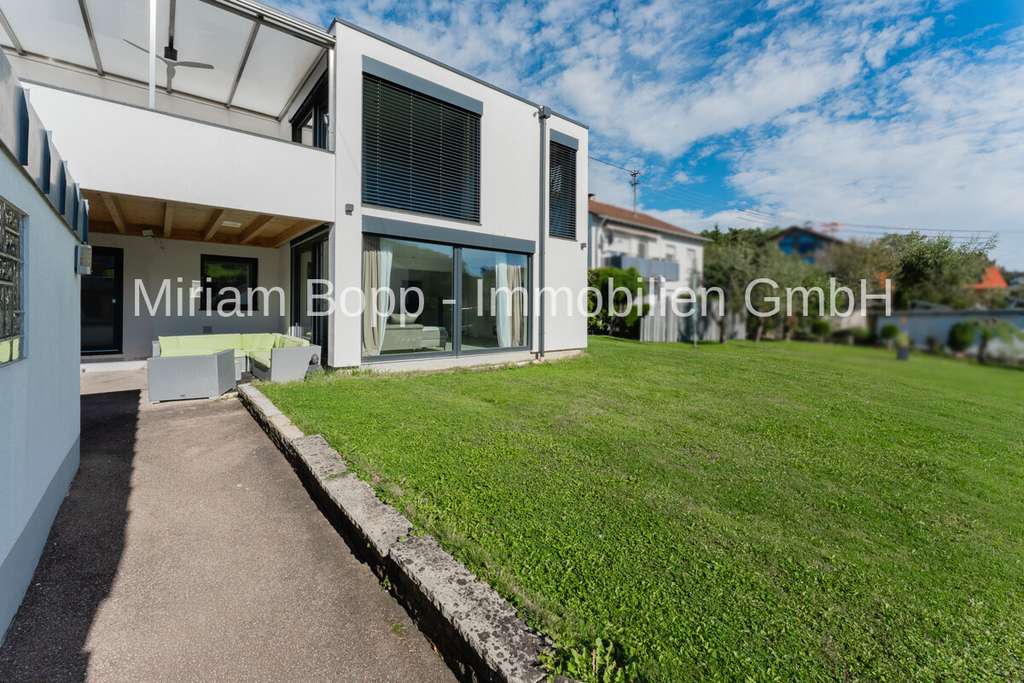 Immobilie in Donzdorf - Kernsanierte 2,5-Zimmer-Erdgeschosswohnung in Reichenbach u.R. mit Ankleide, Garage und Garten - Bild 1