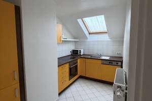 Helle 2-Zimmer Dachgeschosswohnung in Wiesbaden-Nordost – Die vollständige Adresse der Immobilie erhältst du vom Anbieter., 65195 Nordost, Wiesbaden – Vorschaubild 5