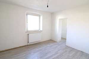 Kleines Wohnhaus mit Potenzial – teilweise renoviert, mit neuer Dacheindeckung und Fenstern – Neustadt a.d. Waldnaab (Kreis) – Vorschaubild 3