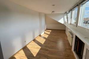 Provisionsfrei* SOFORT FREI! Rhein-nah - 2-Zm Penthouse Oberkassel - renoviert, Klimaanlage Einbaukü – Columbusstrasse 42, 40549 Oberkassel, Düsseldorf – Vorschaubild 12