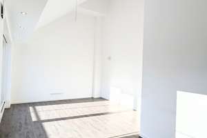 Moderne & edle Dachgeschosswohnung mit großem SÜD-Balkon (19m²) - 5 Gehminuten vom Feldmochinger See – Karlsfelder Str. 38 C, 80995 Feldmoching, München – Vorschaubild 5