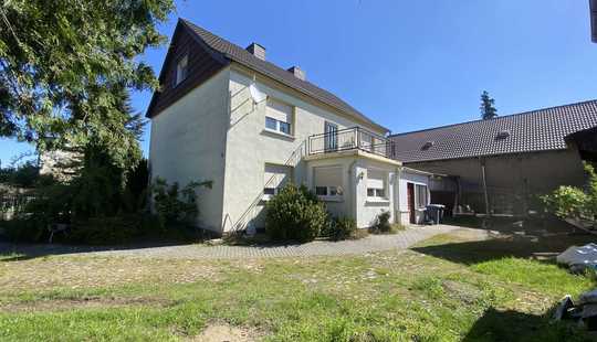Bild von Über 200 m² Wohnfläche mit großem Grundstück und viel Nebengelass in idyllischem Dorf!