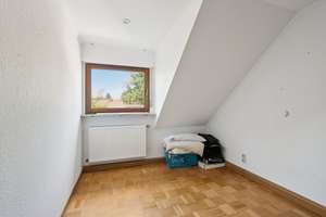 Modernisiertes Einfamilienhaus mit großzügigem Garten und zwei Garagenstellplätzen – Die vollständige Adresse der Immobilie erhältst du vom Anbieter., 70378 Steinhaldenfeld, Stuttgart – Vorschaubild 8