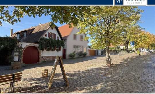 Theresienstraße: Bezauberndes Fachwerkhaus mit idyllischem Innenhof und romantischem Garten