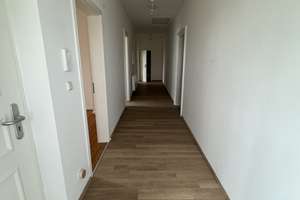 Frisch sanierte und moderne 3 Zimmerwohnung im Herzen von Biebrich! – Riehlstraße 32, 65203 Biebrich, Wiesbaden – Vorschaubild 2