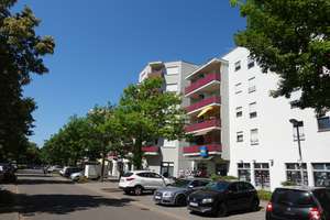 Attraktive 2-Zi.-ETW mit Panorama-Balkon und TG-Stellplatz