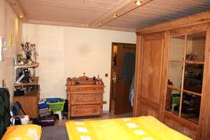 Großzügiges 3‑Familienhaus mit Doppelgarage, Photovoltaikanlage und weitläufigem Garten – Die vollständige Adresse der Immobilie erhältst du vom Anbieter., 90587 Veitsbronn – Vorschaubild 22
