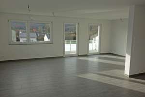 Moderne hochwertige 3 ZW im 1. OG eines KFW-55 Hauses mit EBK, Balkon und TG-Stellplatz mit Wallbox – Die vollständige Adresse der Immobilie erhältst du vom Anbieter., 71229 Leonberg – Vorschaubild 3
