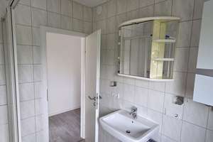 Moderne Wohnung im DG: Einbauküche inklusive – Die vollständige Adresse der Immobilie erhältst du vom Anbieter., 33647 Brackwede, Bielefeld – Vorschaubild 13