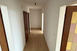 Großzügige 2 -Zimmer-Wohnung mit Balkon in München-Altperlach – Die vollständige Adresse der Immobilie erhältst du vom Anbieter., 81737 Altperlach, München – Vorschaubild 3