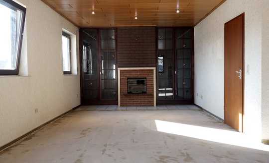 Renovierungsbedürftige 3-Zimmer Wohnung im OG in Ludwigshafen-Mundenheim