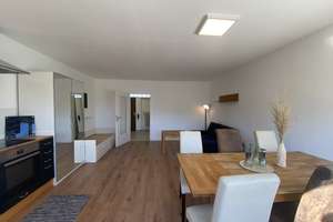 Renovierte 1 Zimmer Wohnung in ruhiger, zentraler Lage mit Balkon und Aufzug  – Vordere Marktstraße 6, 90411 Schweinau, Nürnberg – Vorschaubild 3