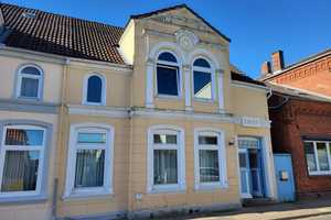 Großzügiges Stadthaus in Wesselburen  -  ideal für Handwerker – Dithmarschen (Kreis) – Vorschaubild 1