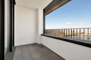 Top-Lage im BROOKS ON EAST-Tower, 2 Zimmer, provisionsfrei – direkt an der UBER Arena – Die vollständige Adresse der Immobilie erhältst du vom Anbieter., 10243 Friedrichshain, Berlin – Vorschaubild 5