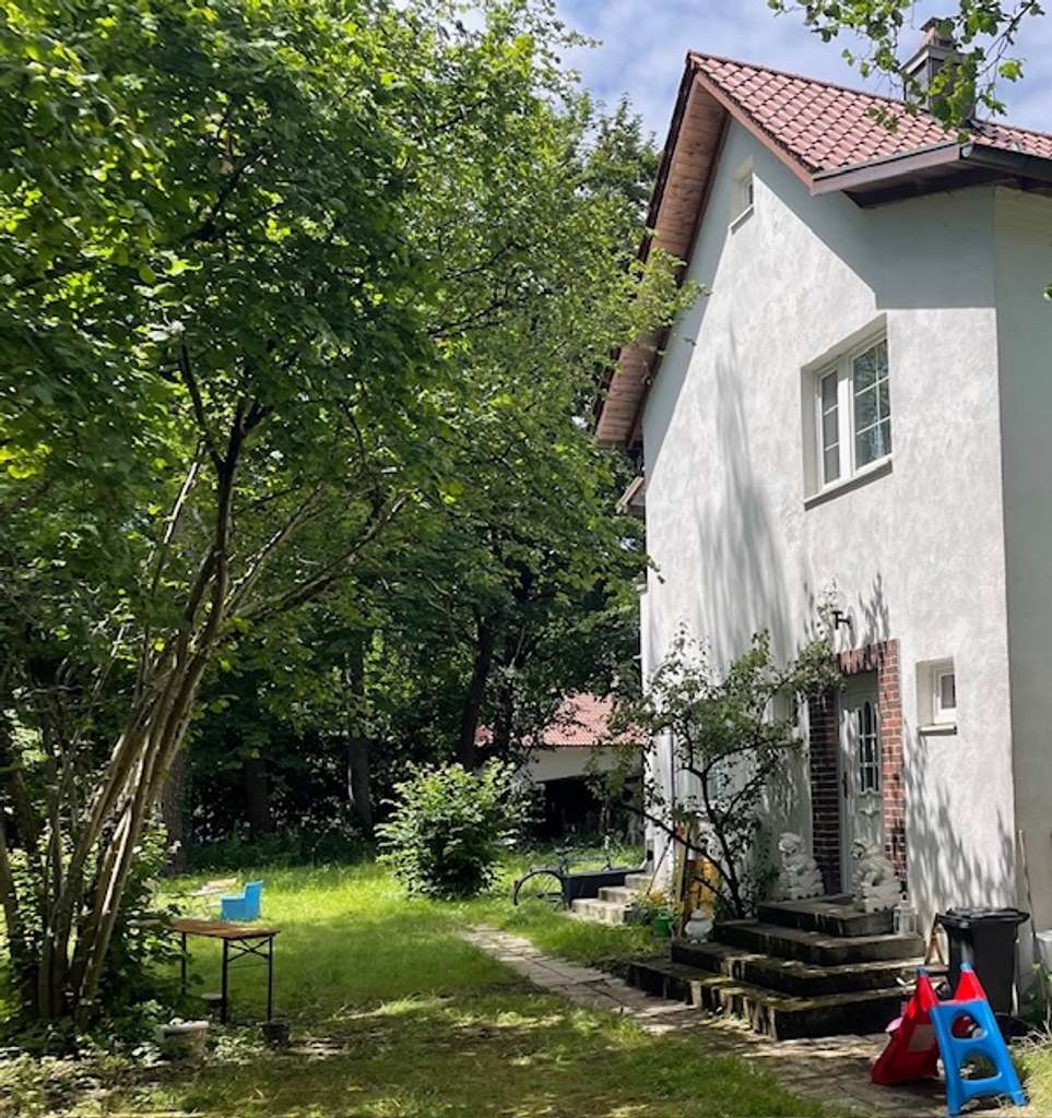 Älteres, kleines  EFH auf rarem Grundstück in herrlicher Lage!  Ideal geeignet für einen Neubau