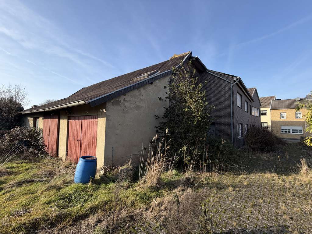 Immobilie in Heinsberg - Heinsberg-Oberbruch: Großes Wohnhaus mit Scheune und viel Potenzial! - Bild 2