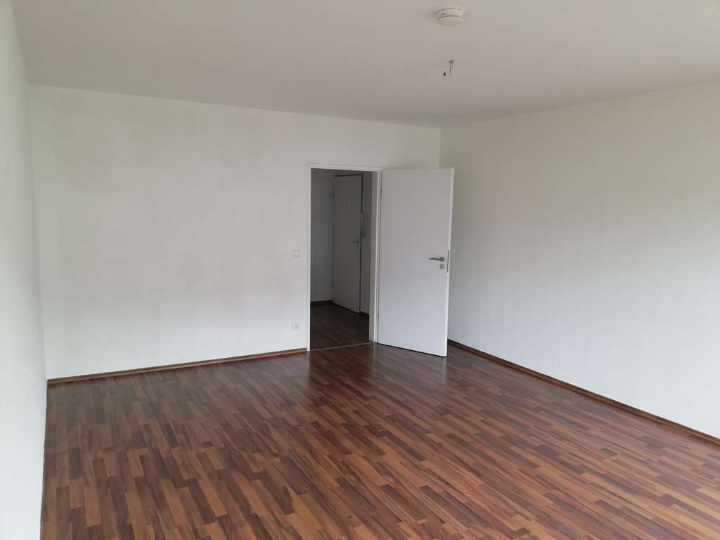 4 Zimmer mit Loggia in begehrter Wohnsiedlung