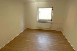 Schöne 2 Zimmer Wohnung im Herzen von Elmschenhagen. – Hultschiner Str. 23, 24146 Elmschenhagen, Kiel – Vorschaubild 1
