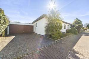 Zeitlose Architektur in bester Lage - Ansprechender Bungalow mit Potential und schönem Garten   – Die vollständige Adresse der Immobilie erhältst du vom Anbieter., 30559 Kirchrode, Hannover – Vorschaubild 3
