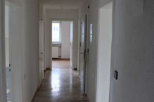 Lebendiges Durlach: 3,5-Zimmer-Wohnung mit viel Platz – Ellmedingerstrasse 90, 76227 Durlach, Karlsruhe – Vorschaubild 4